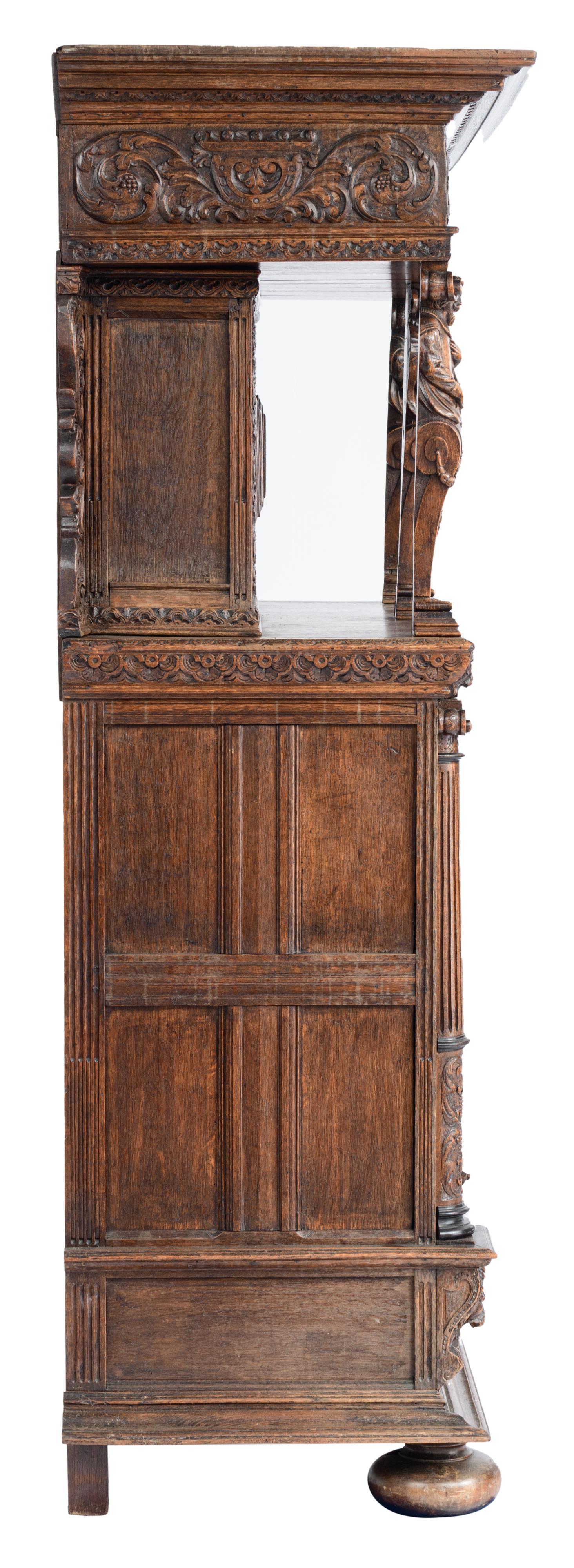 A Dutch-Zeelandic oak side cabinet 'Beeldenkast', dated 1632, H 206 - W 160 - D 66 cm - Bild 5 aus 10