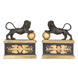 A pair Charles X andirons, crowned with lions, H 24 cm - W 21 cm