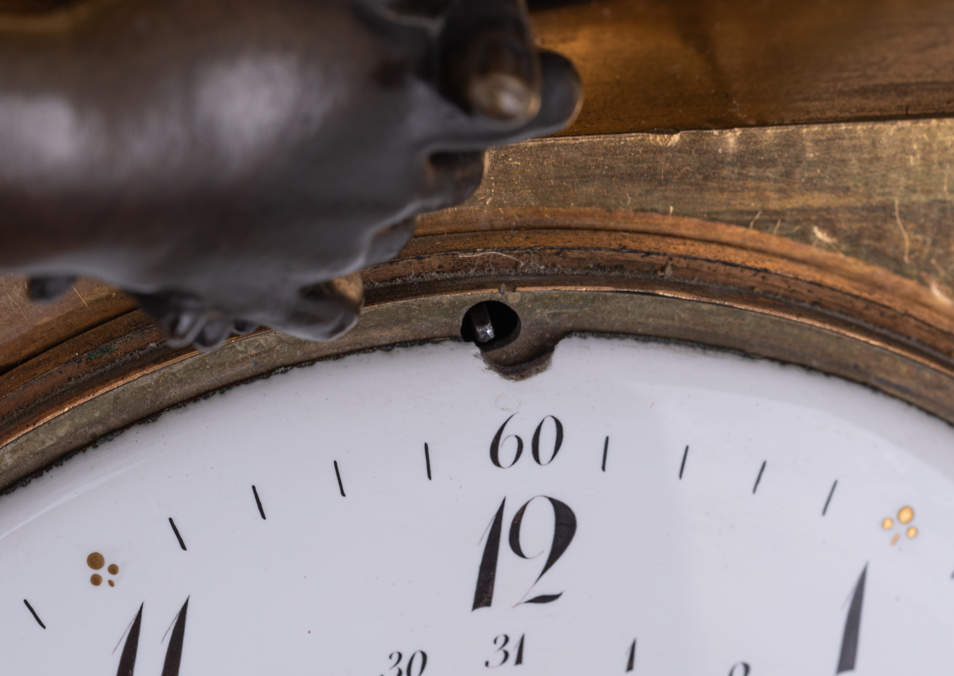 A very imposing French Neoclassical mantle clock, H 66,5 - W 60 - D 21 cm - Bild 16 aus 21