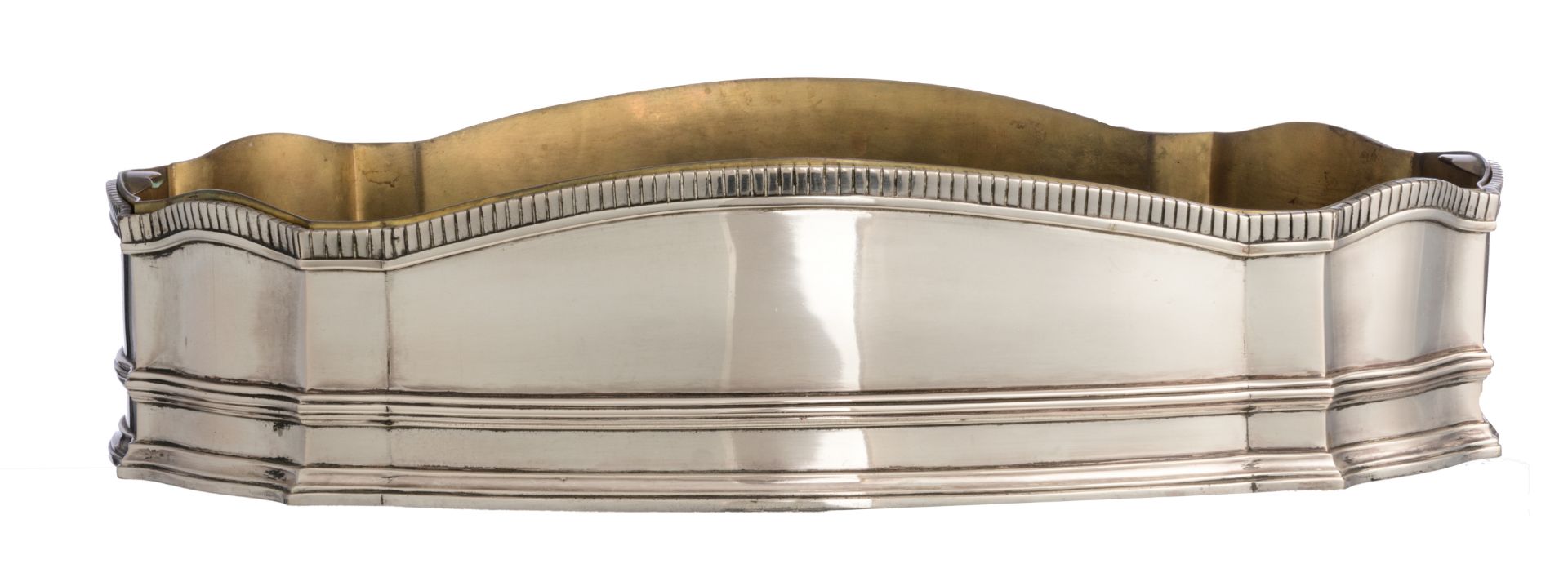 A Belgian silver centrepiece planter, W 40,5 cm - Weight silver c. 1.470 g. - Image 3 of 9