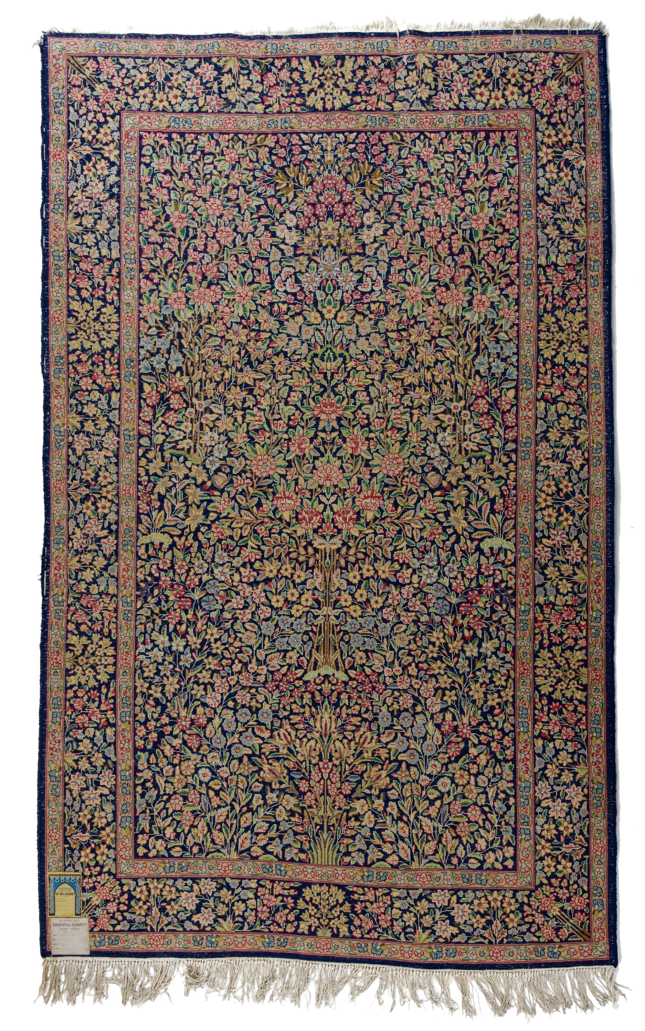 An Oriental Kirman woollen rug, floral decorated, 151 x 244 cm - Image 2 of 5