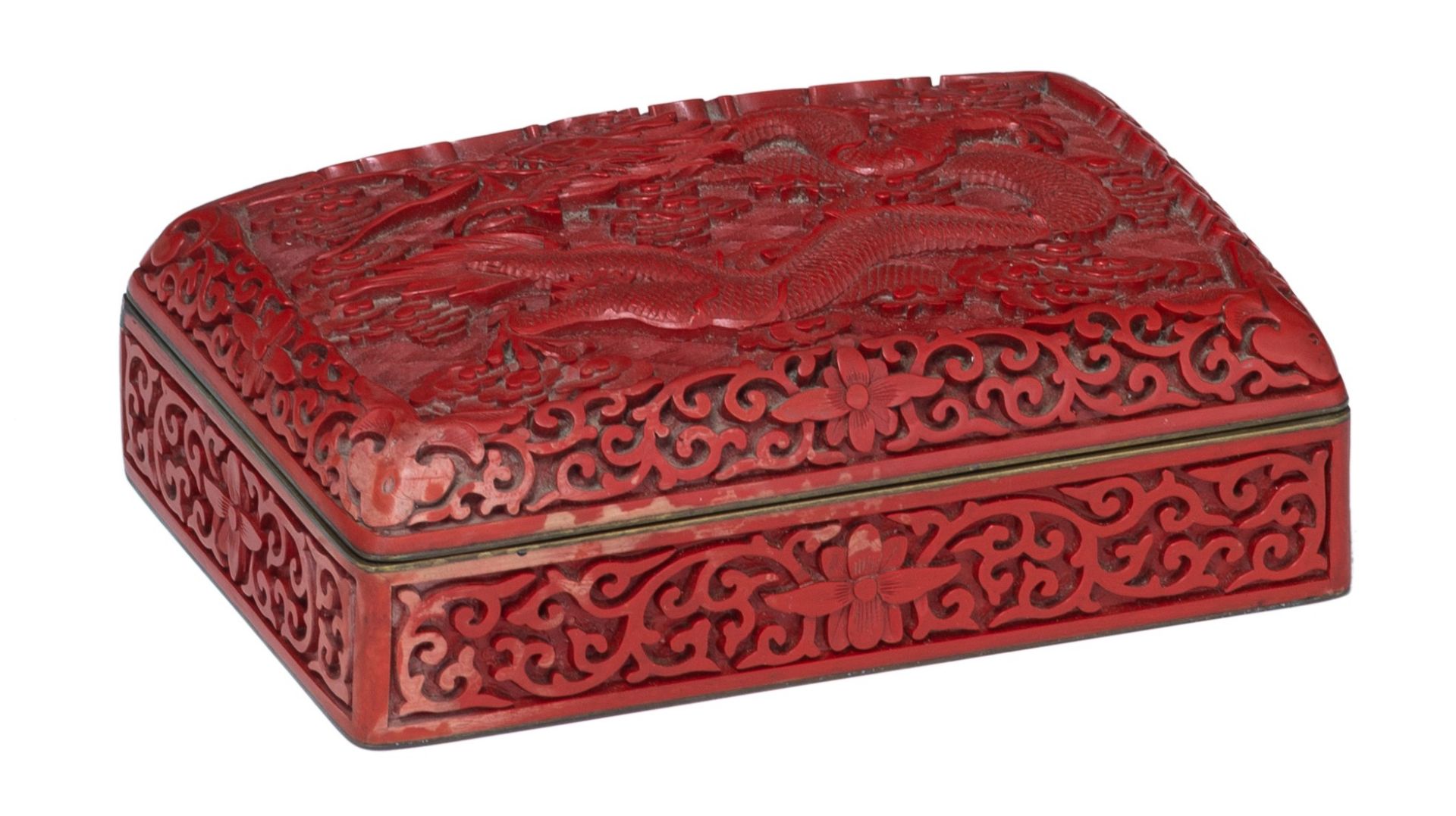 A Chinese carved cinnabar lacquer box and cover, 20thC, 10 x 15 cm - Image 12 of 14