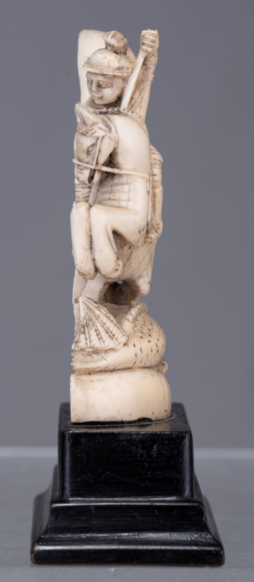 Four 19thC small Dieppe or Paris ivory figures, three on a wooden base, H 7,7 - 16,5 cm - Image 39 of 51