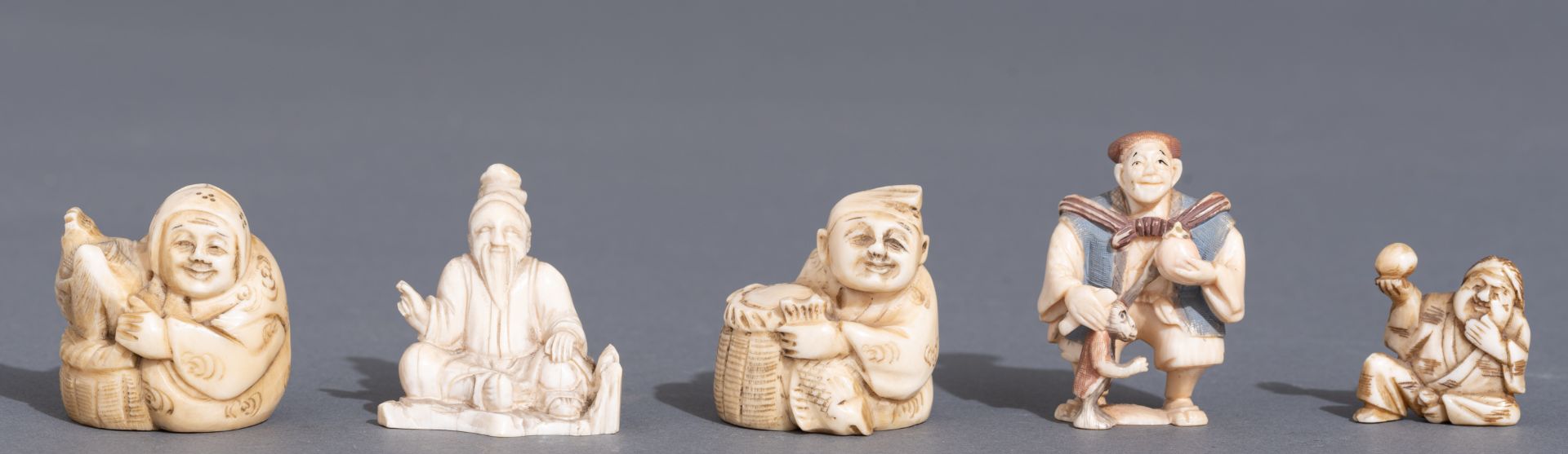 Nine various Japanese and Chinese 19th and early 20thC ivory netsuke and okimono, H 3 - 4 (x2) - 4,2 - Image 9 of 23