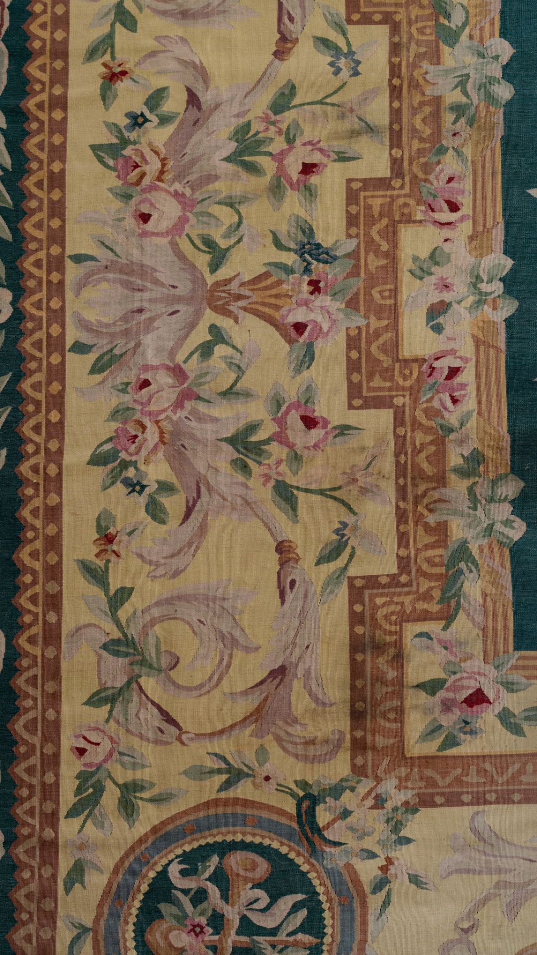 A large Aubusson rug, 553 x 370 cm - Image 8 of 9