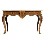 A Louis XV style Boulle marquetry bureau plat, H 79,5 - W 138 - D 85 cm