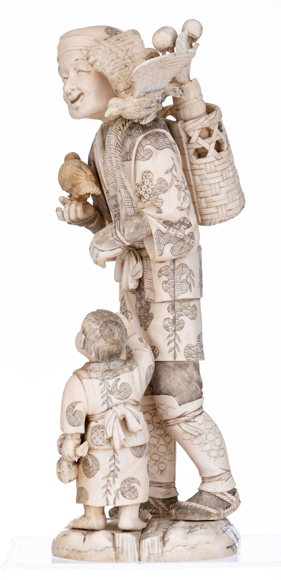 An imposing Japanese Meiji-period ivory okimono, H 37 cm - weight c. 3.180 g. - Image 2 of 11