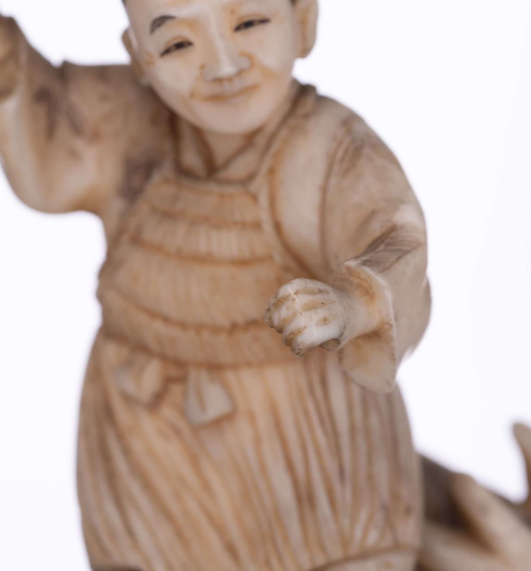 A Japanese Meiji-period ivory okimono, H 31 cm - weight c. 1.940 g. - Image 17 of 21