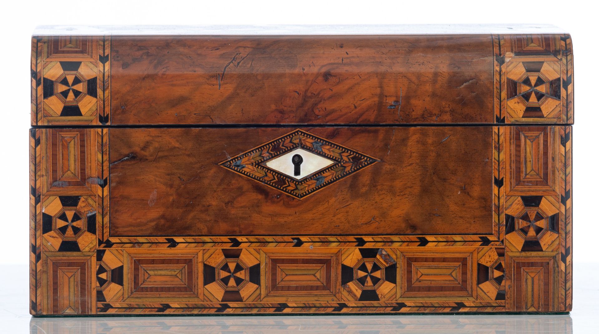 A fine marquetry decorated writing box 'Ecritoire', H 15,5 - W 30 - D 23,5 cm - Image 2 of 17