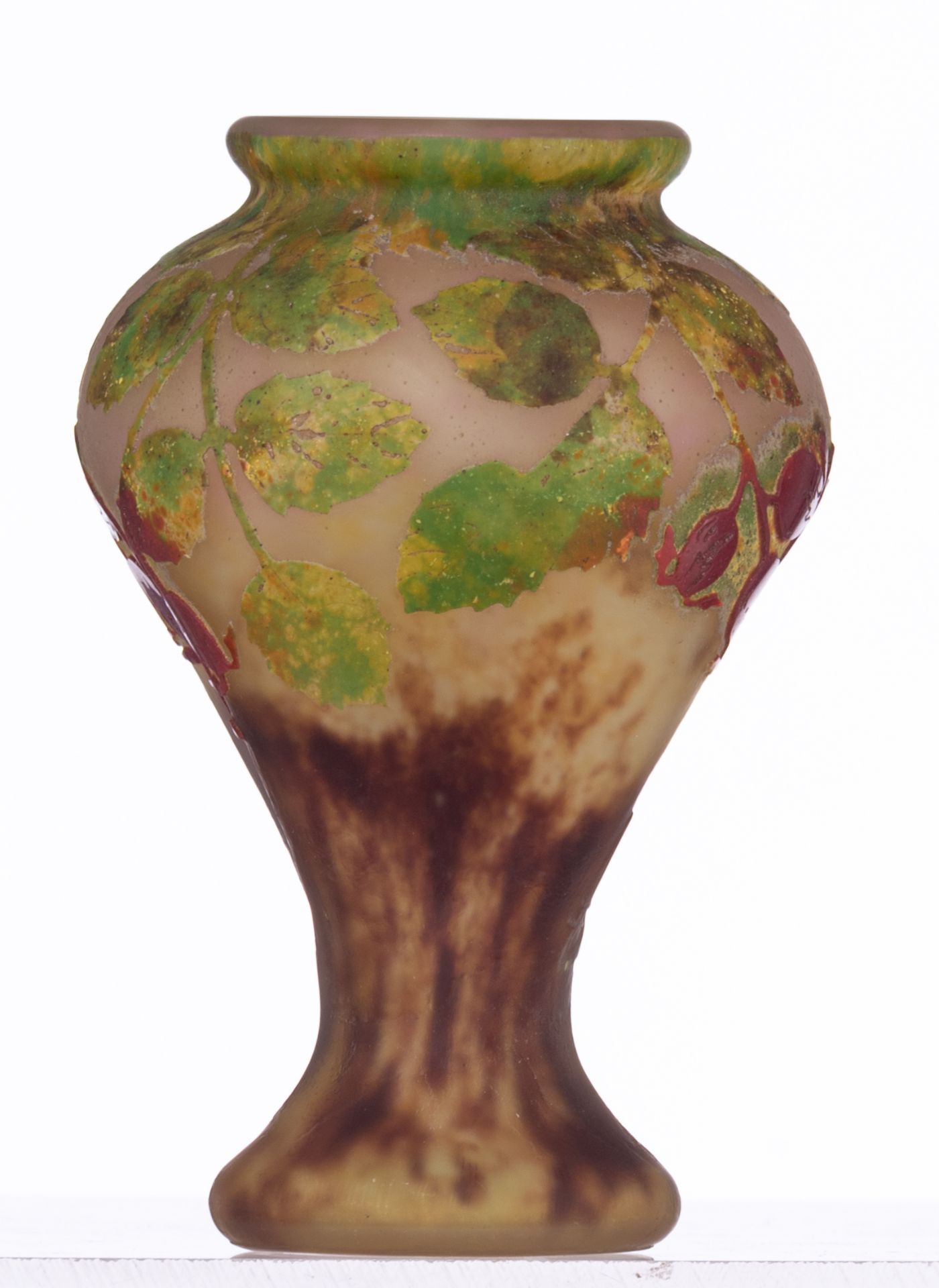 A Daum Nancy signed cameo glass vase, about 1910, H 13,5 cm - Image 4 of 7