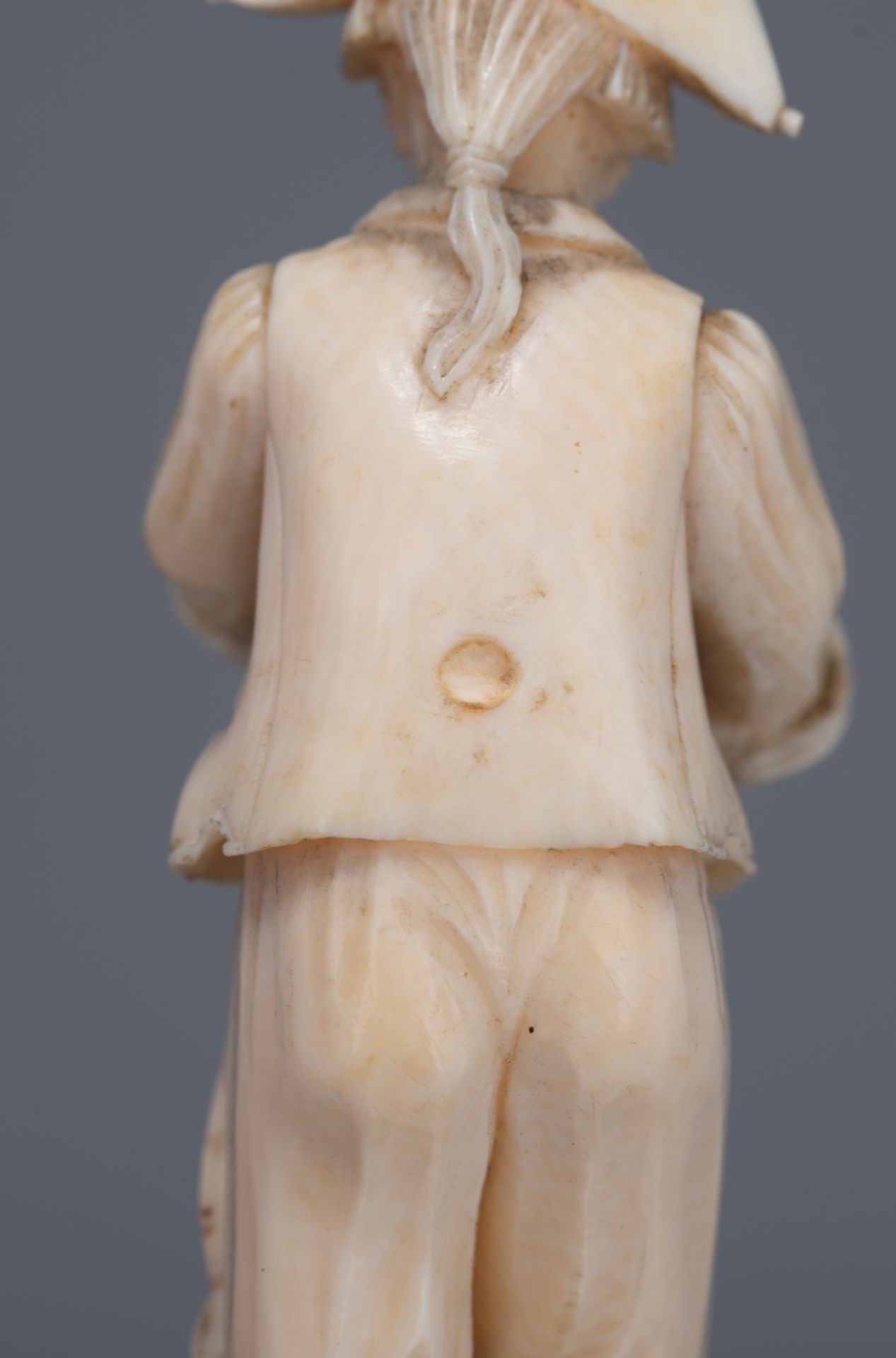 Four 19thC small Dieppe or Paris ivory figures, three on a wooden base, H 7,7 - 16,5 cm - Image 16 of 51