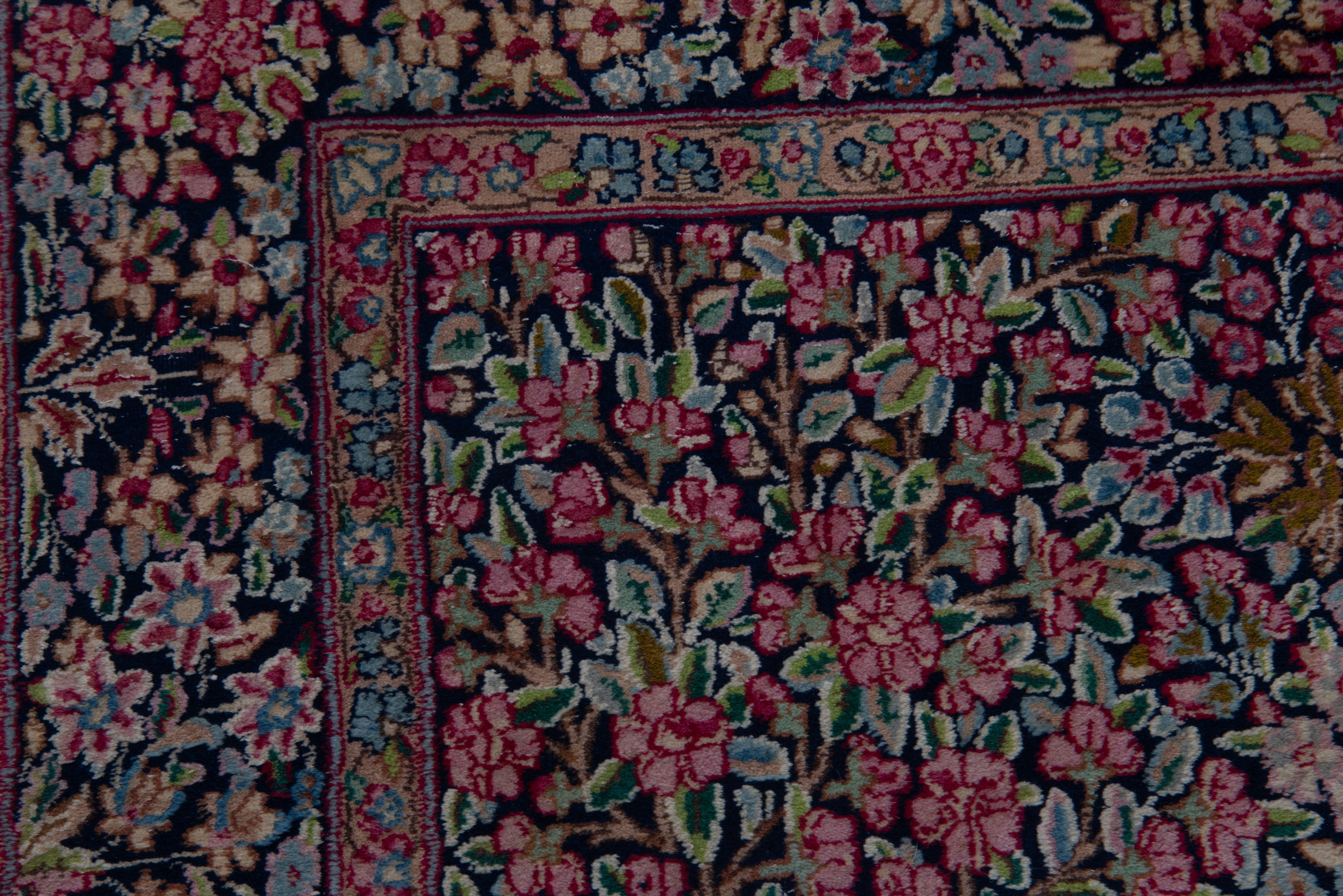 An Oriental Kirman woollen rug, floral decorated, 151 x 244 cm - Image 5 of 5