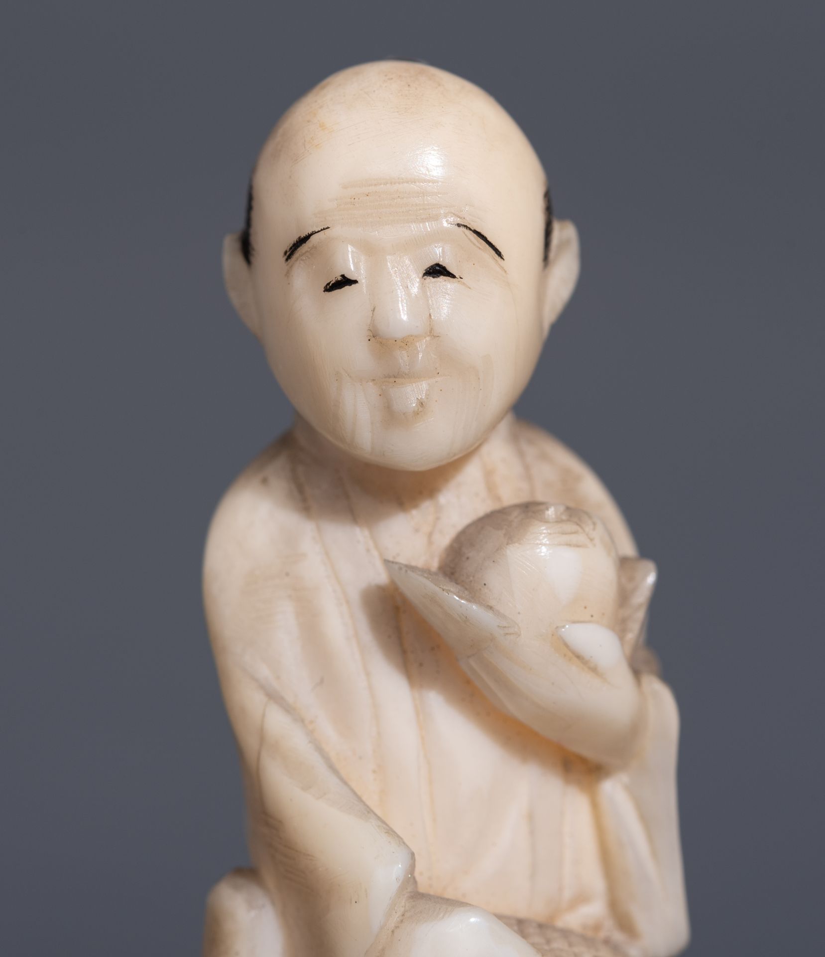 Nine various Japanese and Chinese 19th and early 20thC ivory netsuke and okimono, H 3 - 4 (x2) - 4,2 - Image 21 of 23