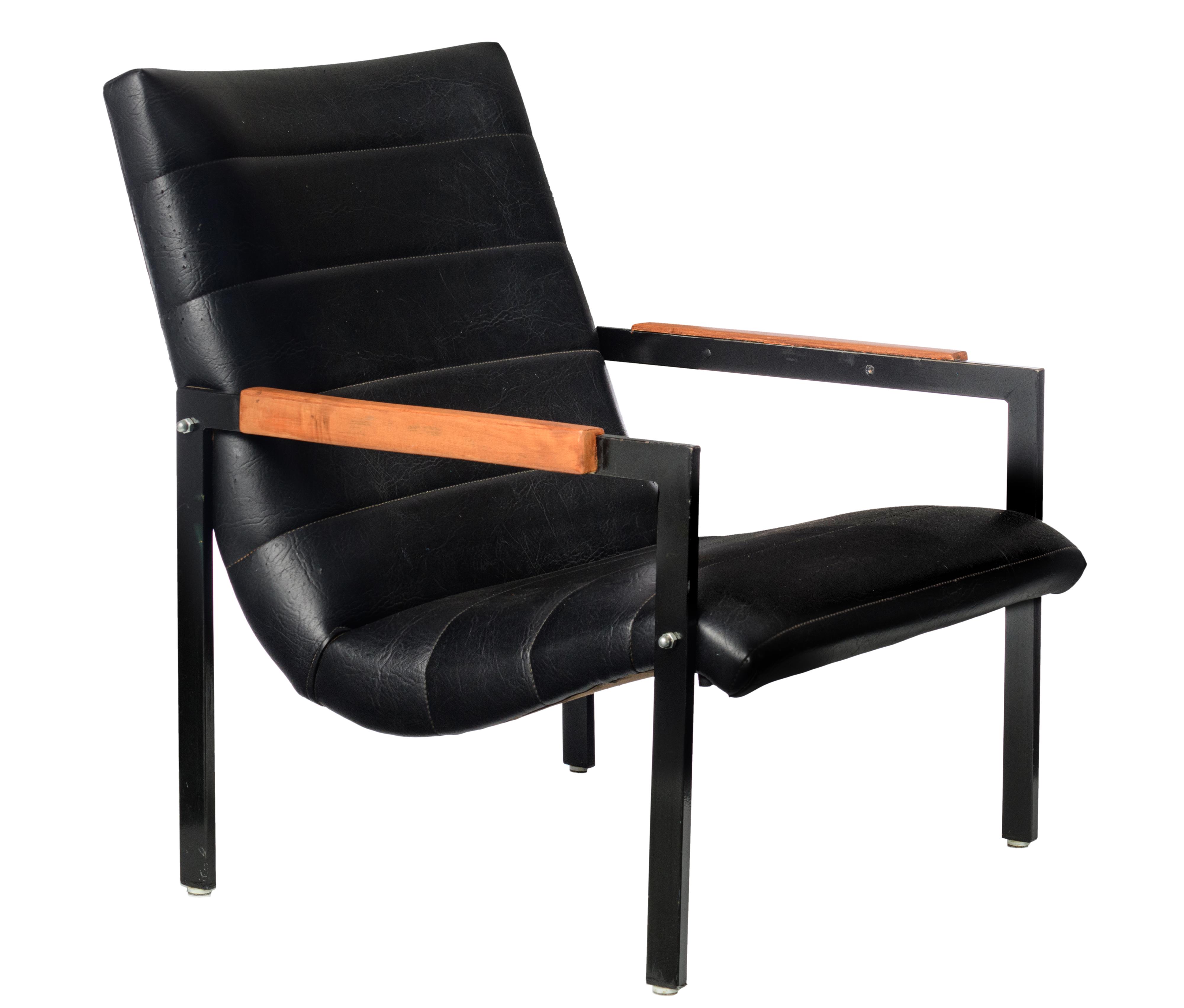 A design 'Las Vegas' armchair, by Pierre Guariche for Meurop in 1964, H 77 - W 67 cm