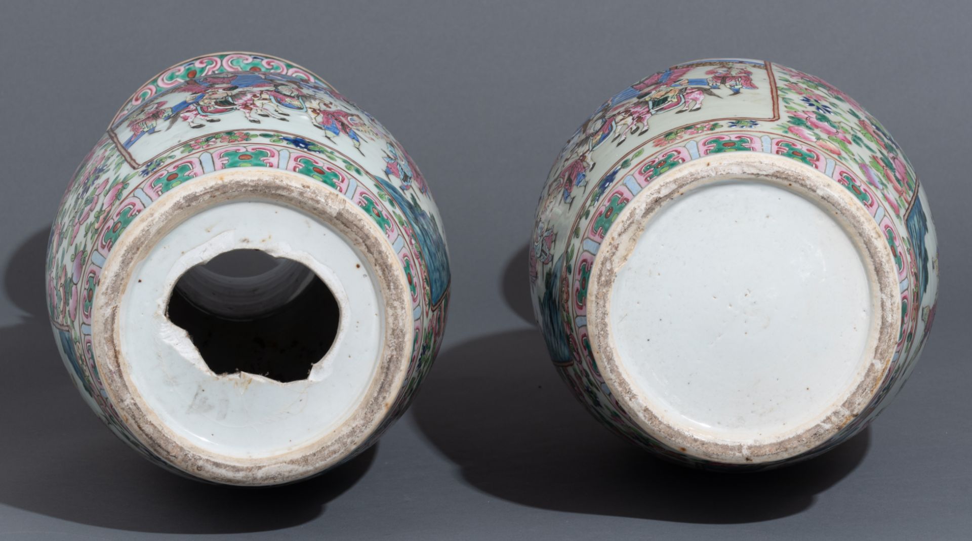 A pair of Chinese famille rose 'General Yang and Mu Guiying' vases, 19thC, H 62,5 cm - Image 6 of 6