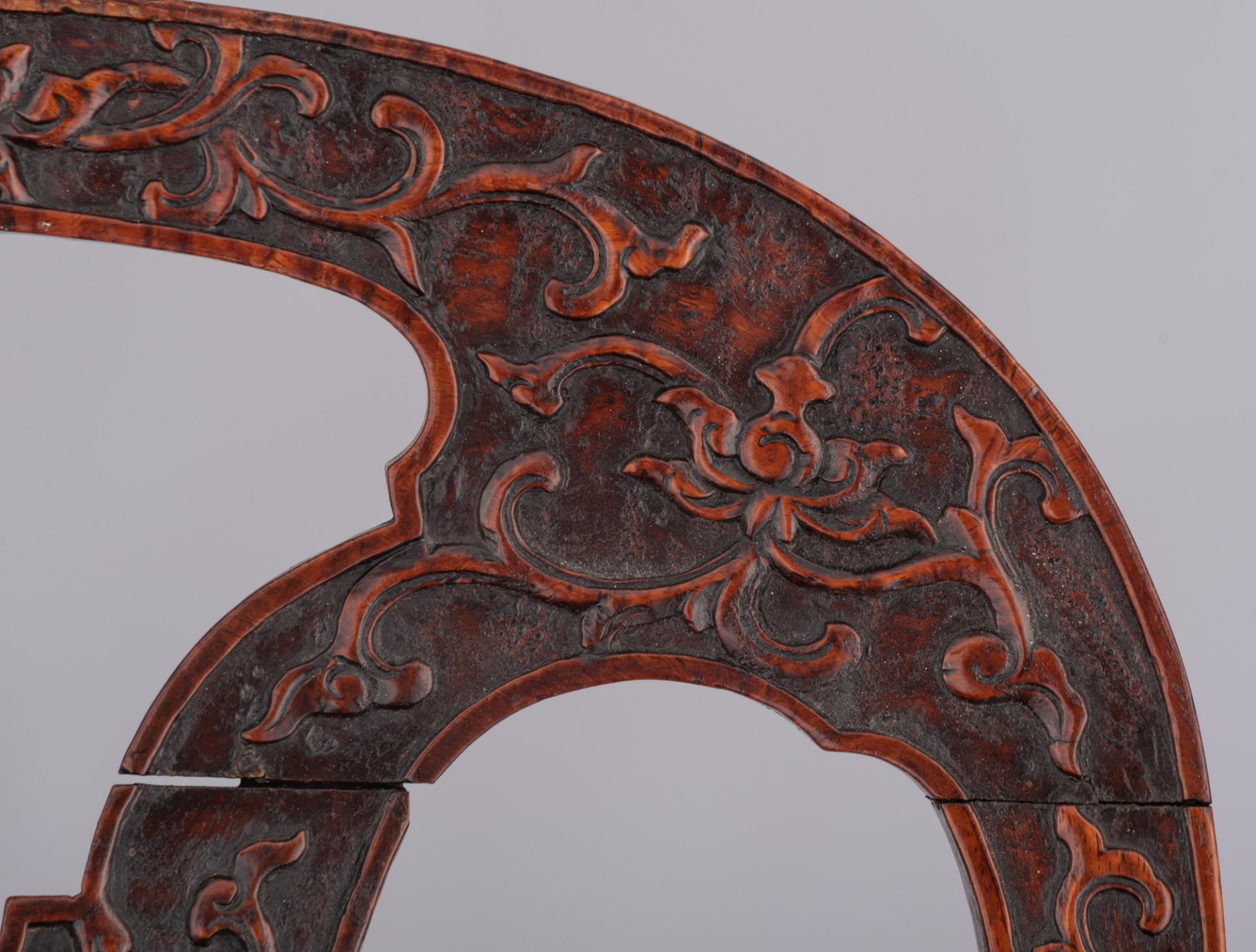 A very rare Chinese export Padouk chair, second half of the 18thC, H 100 - W 55 - D 58 cm - Image 17 of 24