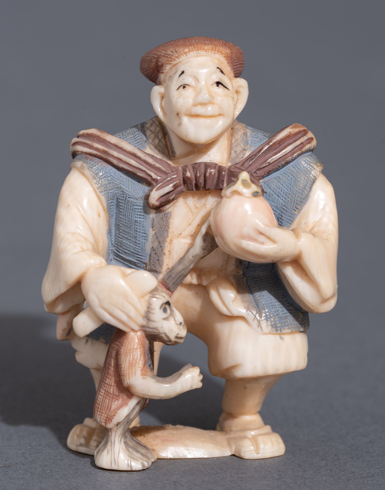 Nine various Japanese and Chinese 19th and early 20thC ivory netsuke and okimono, H 3 - 4 (x2) - 4,2 - Image 19 of 23