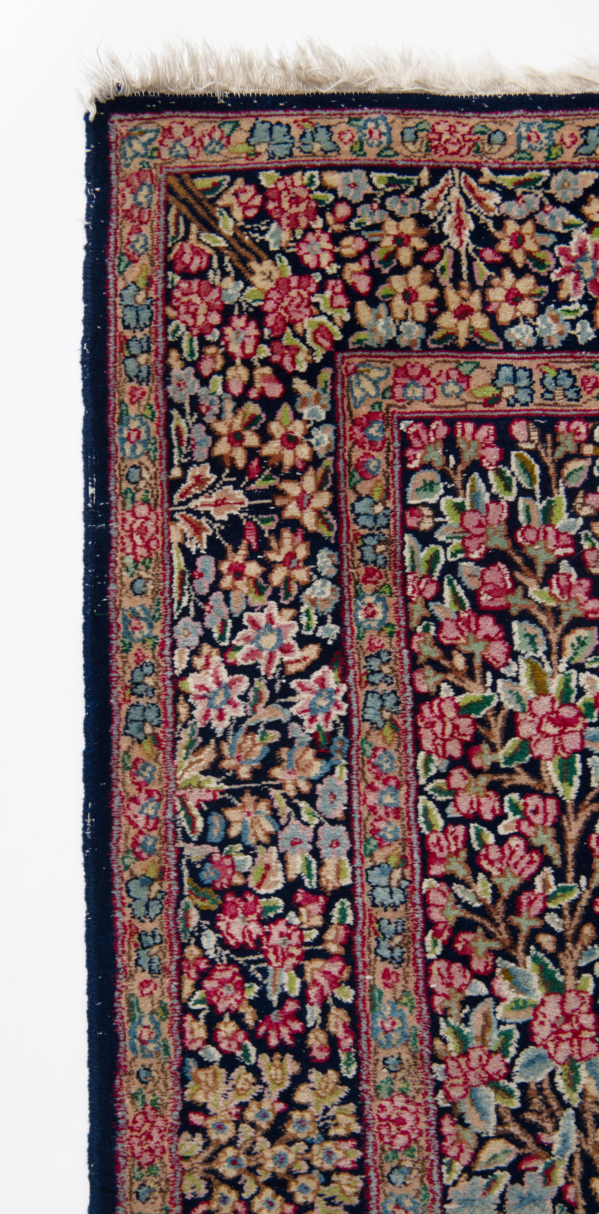 An Oriental Kirman woollen rug, floral decorated, 151 x 244 cm - Image 4 of 5