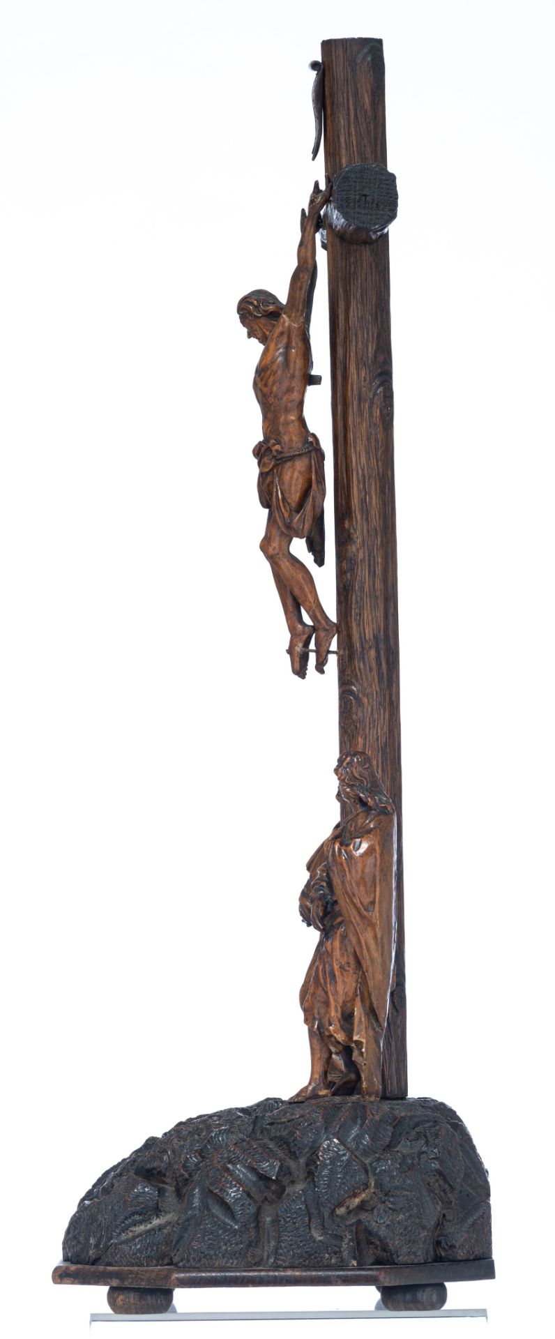A finely carved walnut Golgotha, Southern Netherlands, 17thC, H 65 - W 28 cm - Image 2 of 11