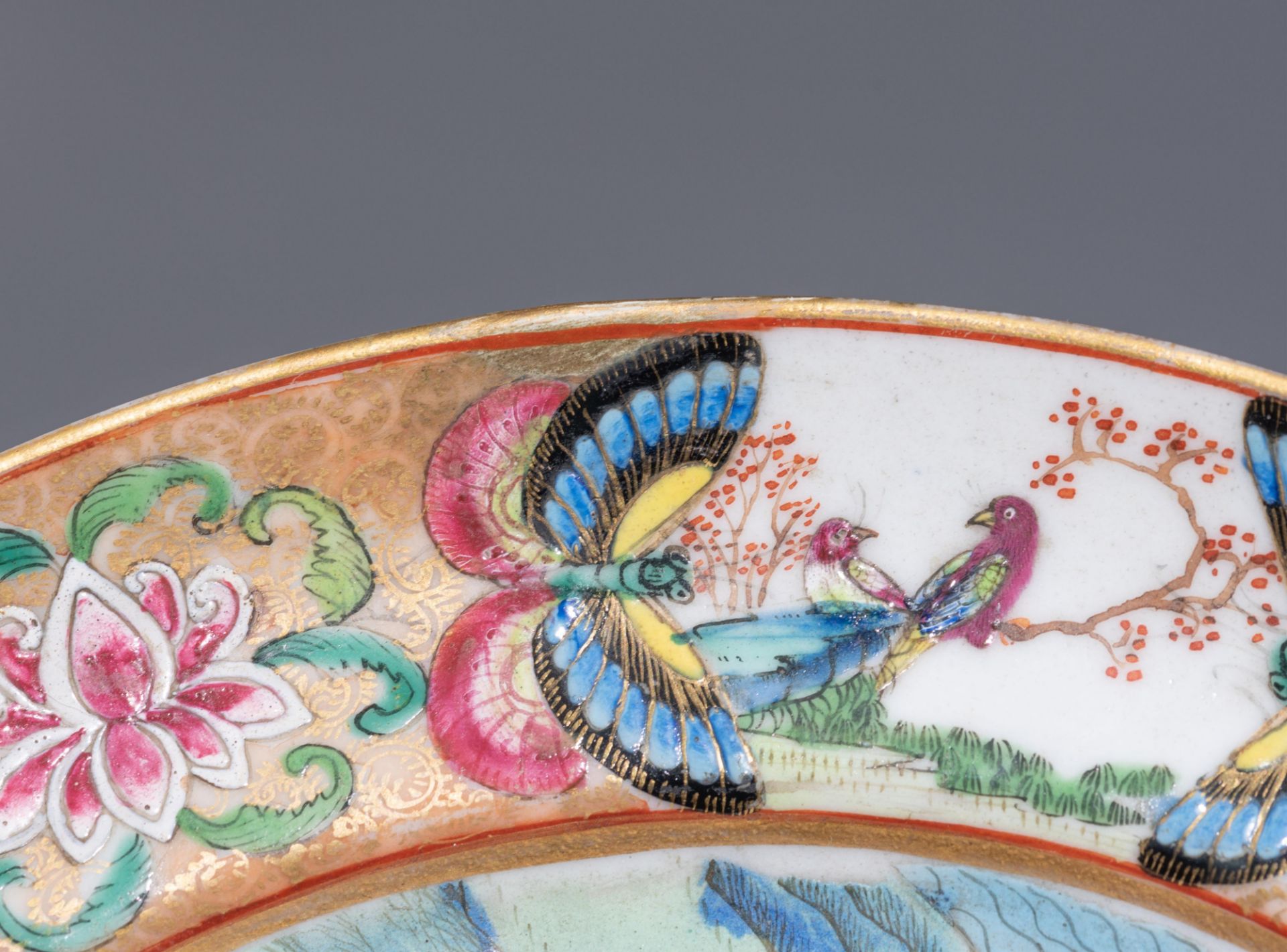 A collection of Chinese works of art, 19thC, ø plate 20 cm - Image 9 of 15