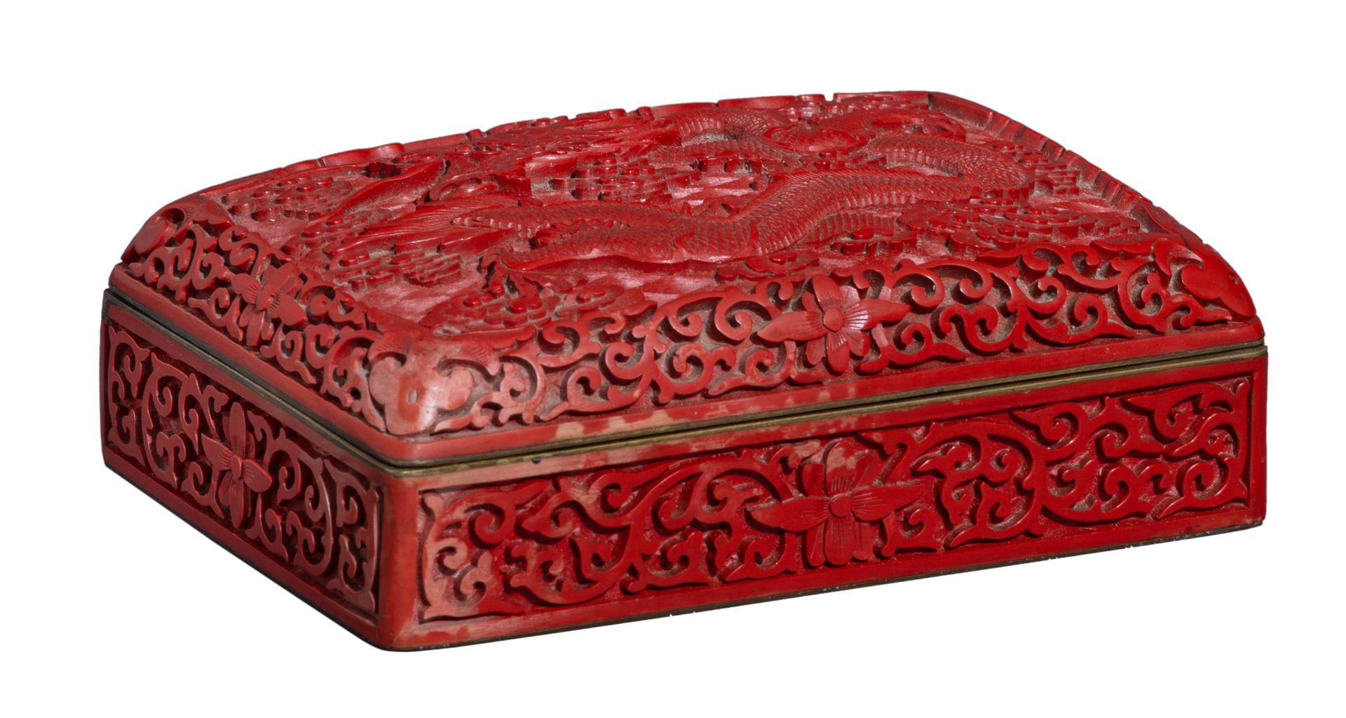 A Chinese carved cinnabar lacquer box and cover, 20thC, 10 x 15 cm