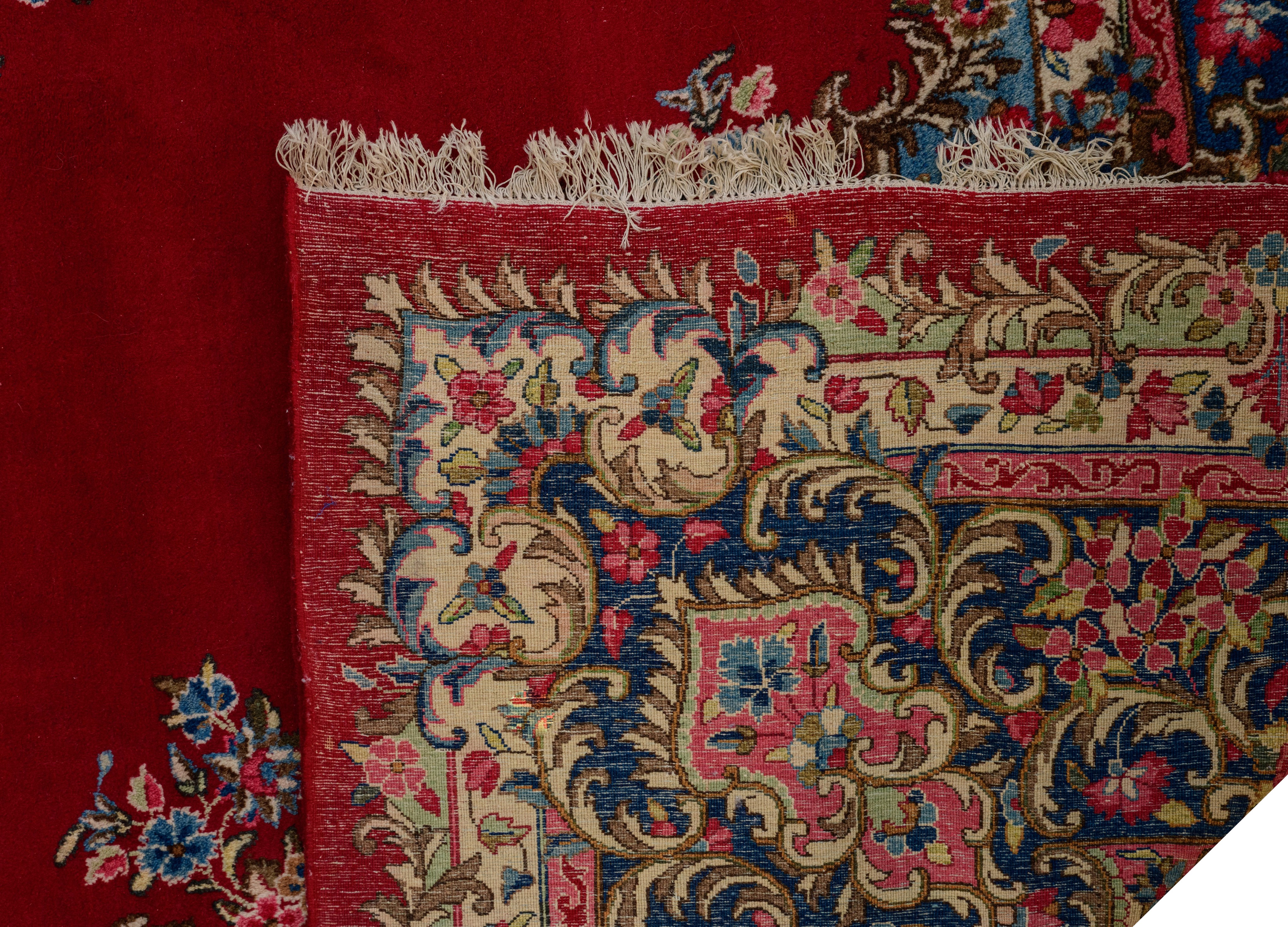 An Oriental Kirman rug, 296 x 395 cm - Image 3 of 10