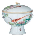 A Chinese Republic period three-piece porcelain food warmer, H 19,5 cm