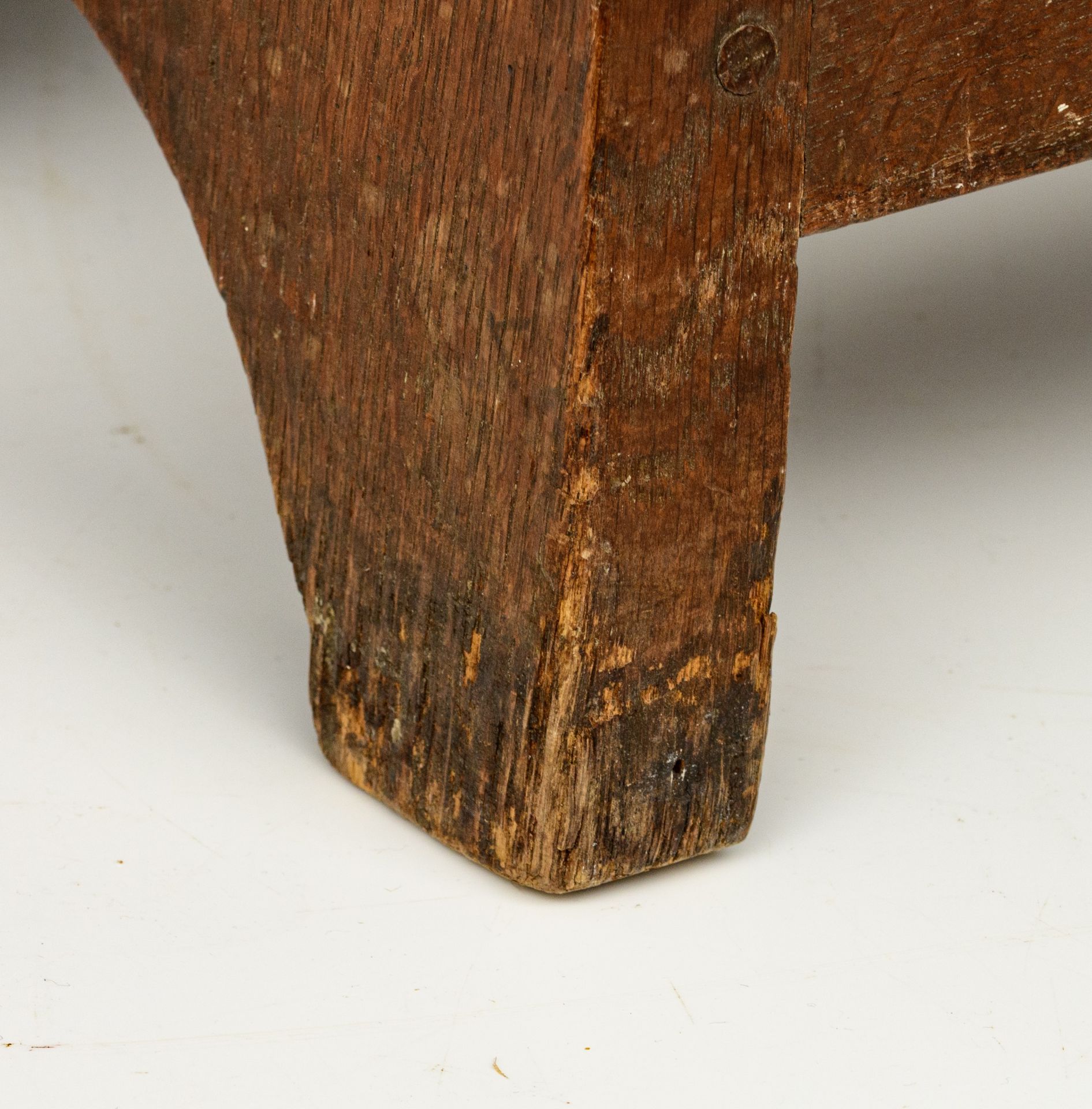 An oak Gothic Revival prayer bench, based on a 16thC Bruges model, H 61 - W 51 - D 28,5 cm - Image 9 of 9