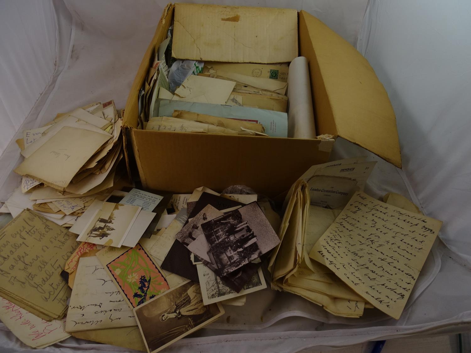 Helen Weir Cathcart: a large quantity of ephemera with many letters from Piero Sasalvadore on his - Image 4 of 5
