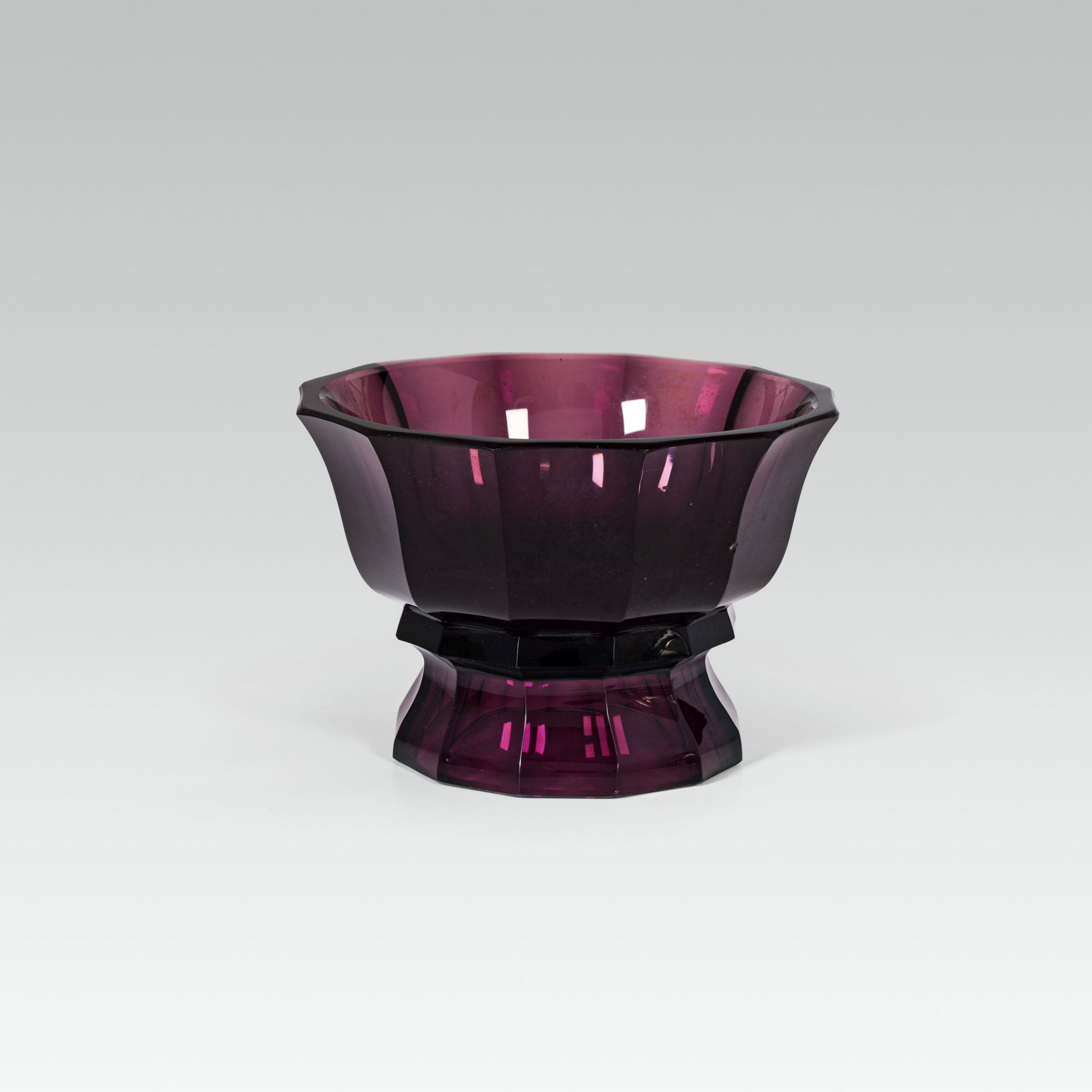 Josef HoffmannBowlpurple glass; on the lower surface etched marked: company signature "WW";