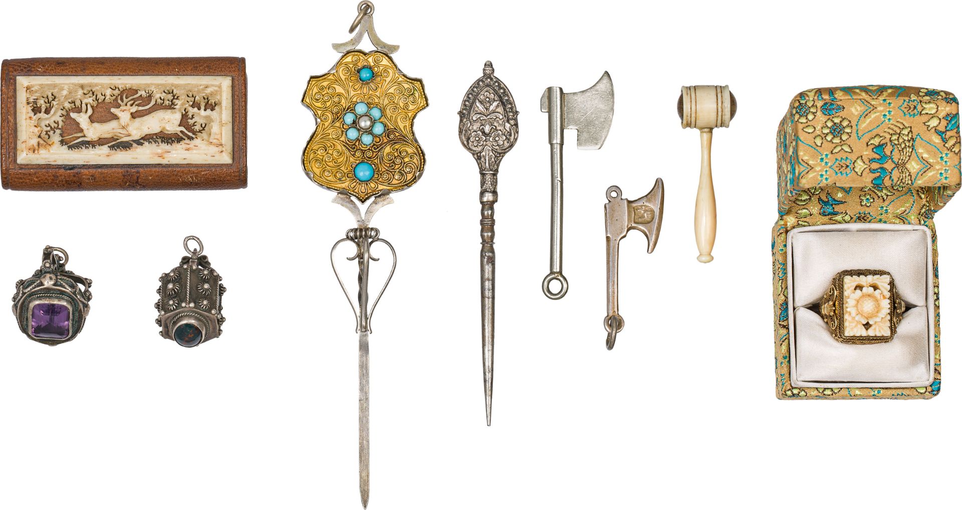 Mixed lotsilver, horn, pearl, gemstones, stones, leather; mixed lot, consisting of 9 objects; partly