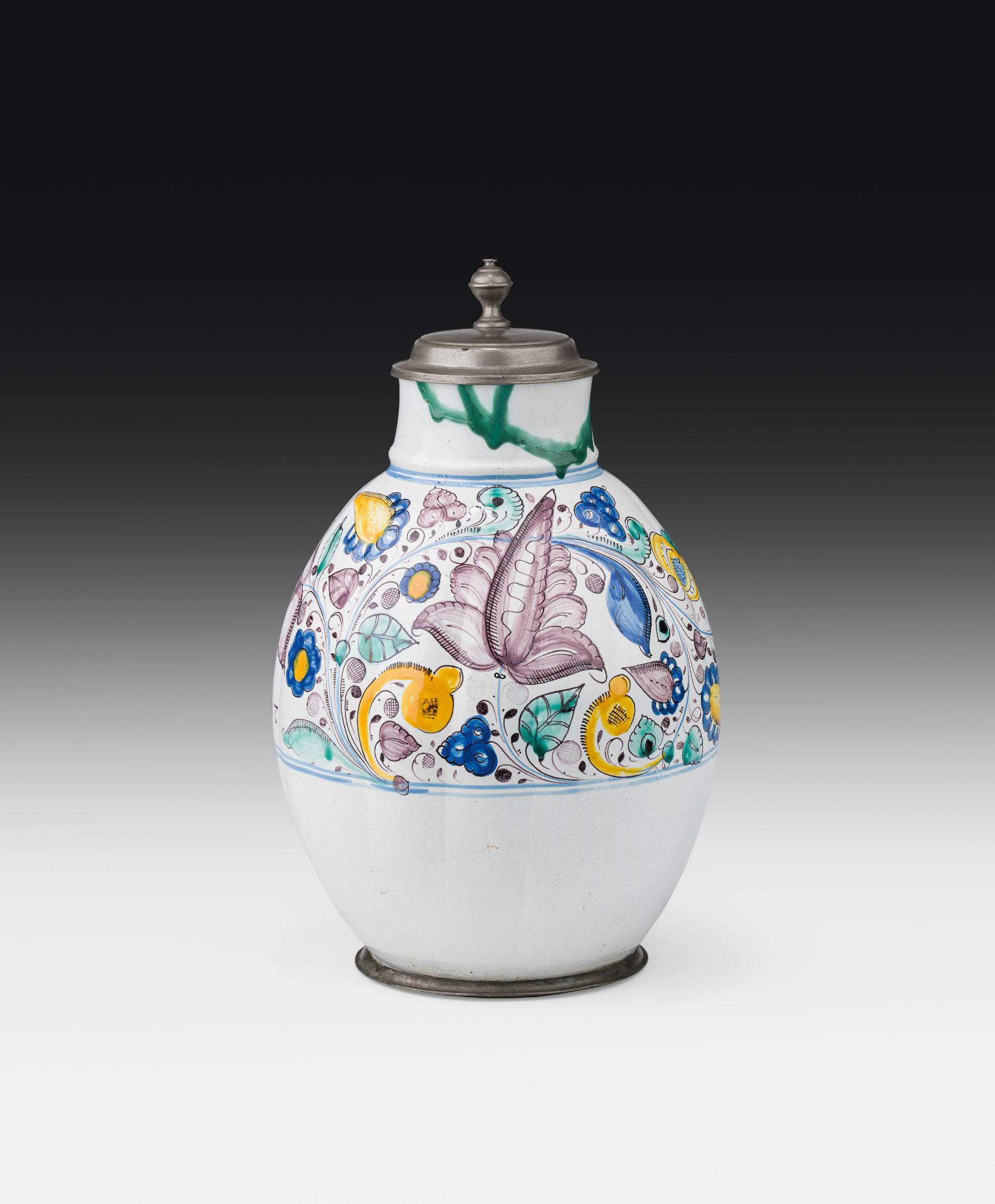 Big Habaner jugfaience, light shard, colourfully painted and glazed; dated "17/13"; lid marked on
