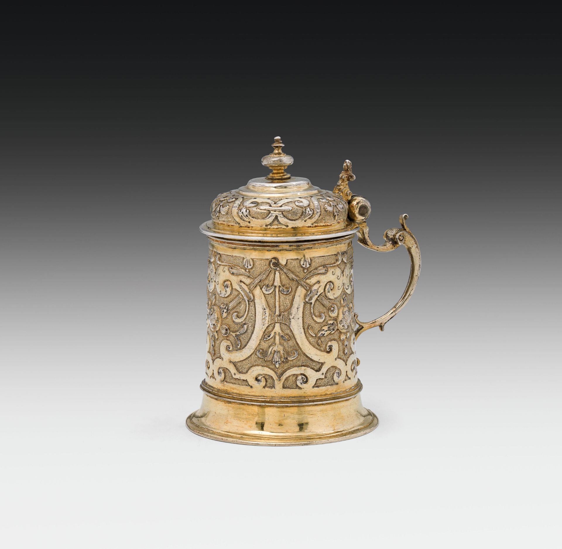 Jugsilver, partly gilded; marked on the bottom: Augsburg hallmark, maker's mark of David Cramer,