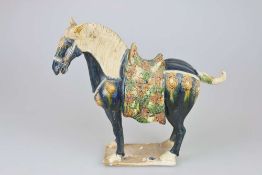 Pferdefigur, China, Ton, im Stil der Tang-Dynastie, Sancai.