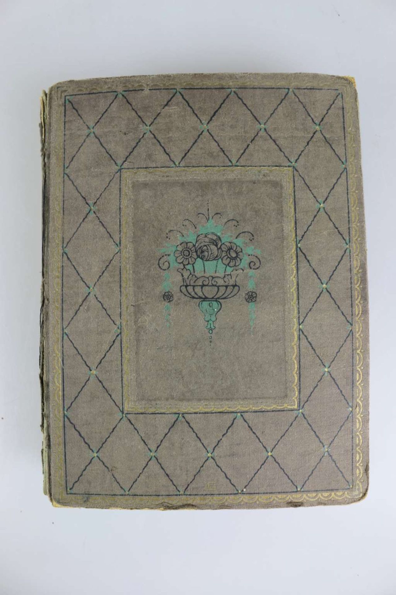 Fotopostkarten-/Postkartenalbum um 1920.