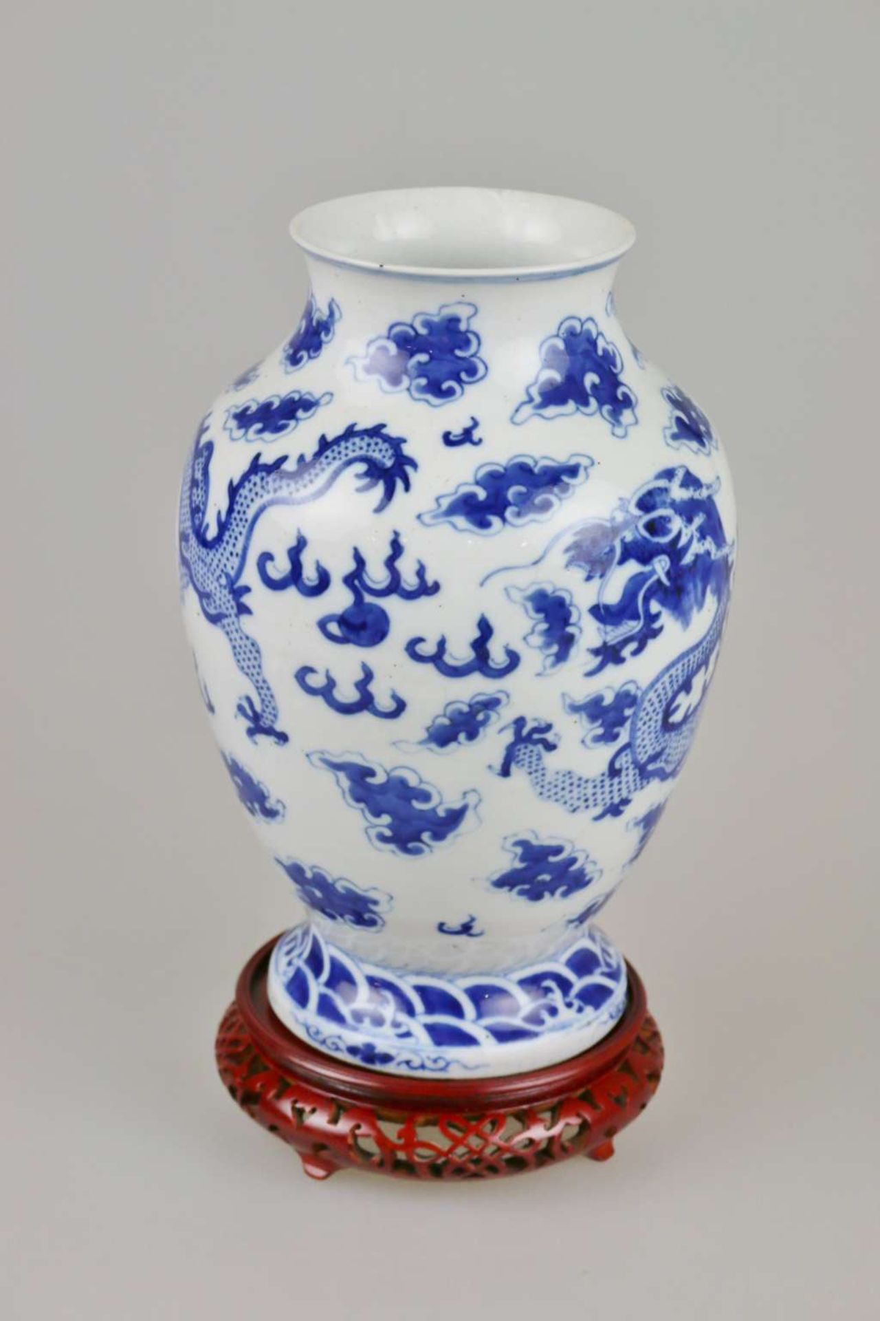 Vase in Blau-Weiß-Malerei - Image 2 of 4