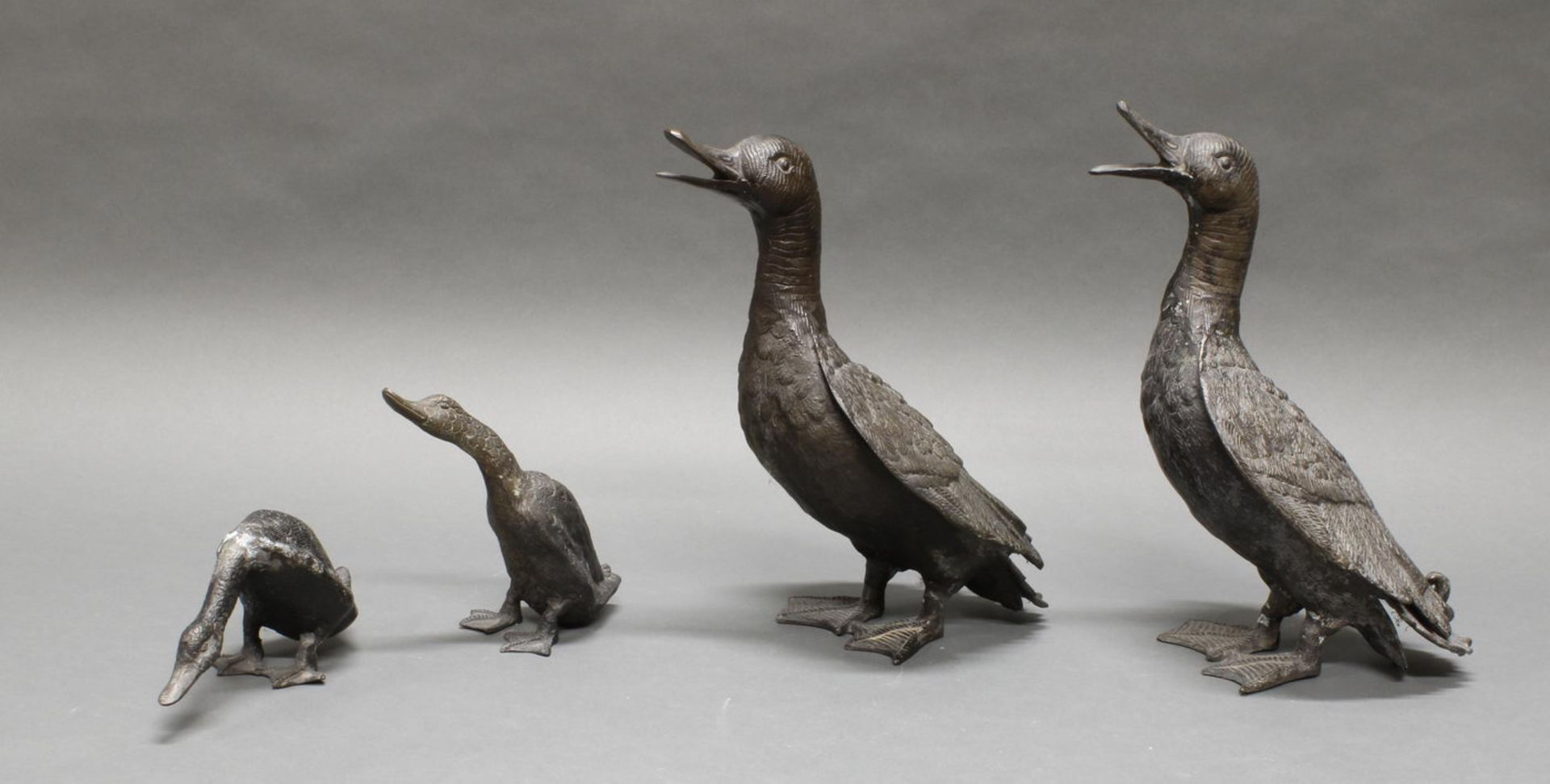 4 Bronzen, "Enten", 20. Jh., 10 cm bis 34 cm hoch