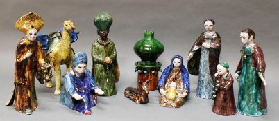 10 Krippenfiguren, "Heilige Nacht", Keramik, bestehend aus Maria und Josef, zwei Hirten und einem S