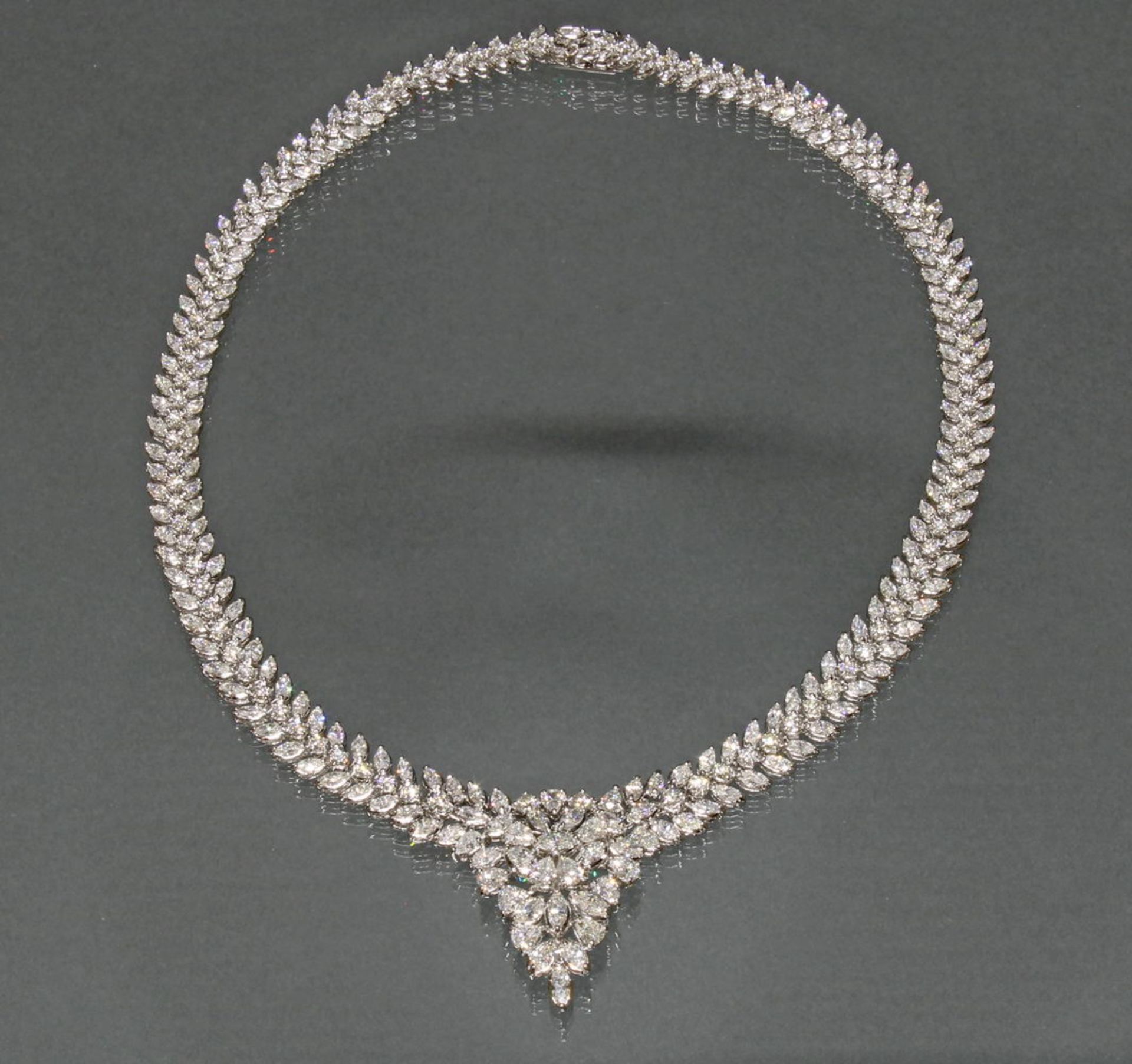 Collier, Atelier J.P. CAM, Fine Jewelery, Hongkong, WG 750, ca. 19.05 ct. - Image 3 of 4