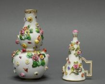 Vase, Löschhut, Meissen, Schwertermarke, 1850-1924, 1. Wahl, belegt mit plastischen Blüten, poly