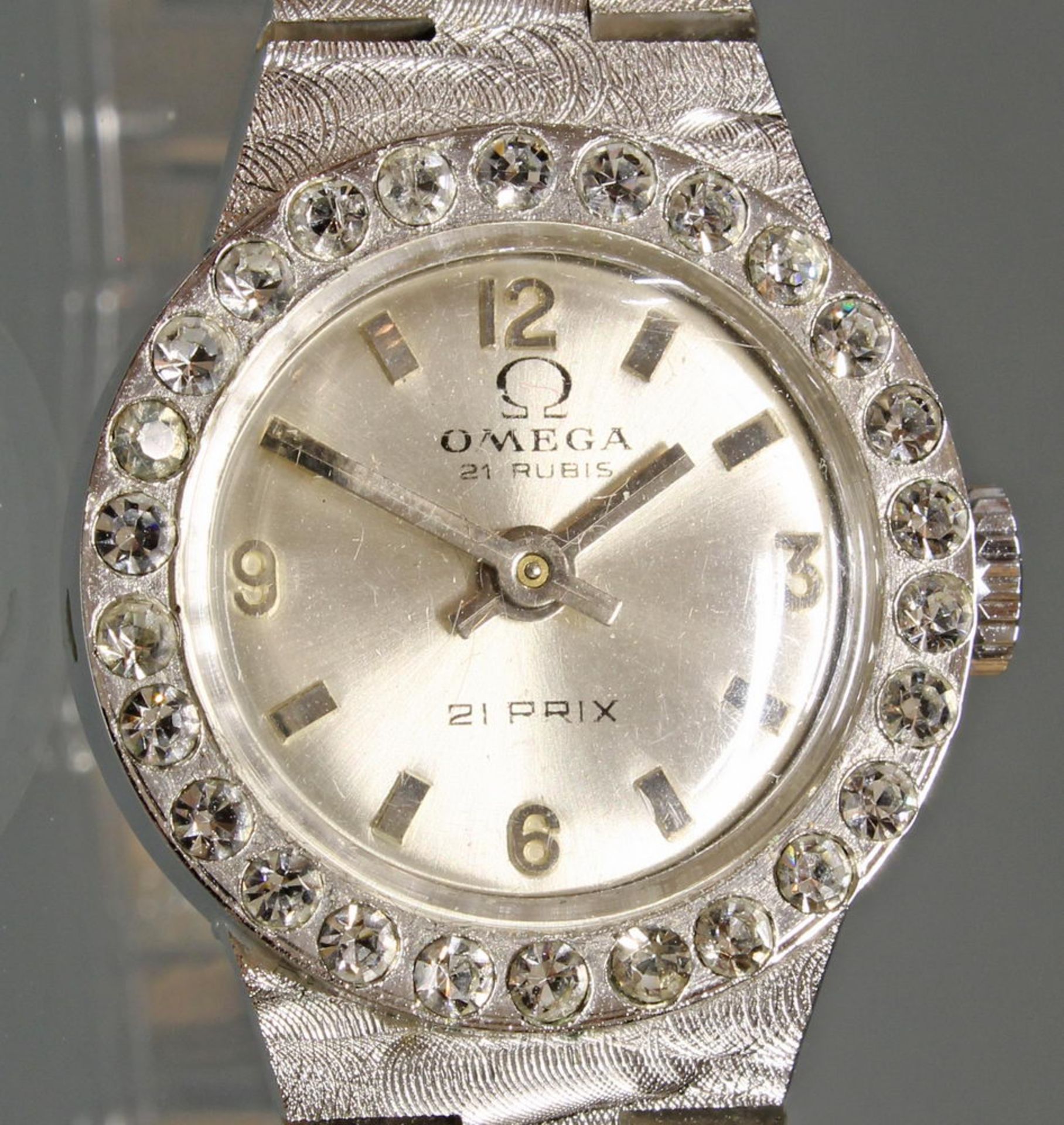 Schmuck-Damenarmbanduhr, Omega, 1980er Jahre, WG 750, Diamant-Lünette, Handaufzug, silberfarbenes - Image 2 of 2