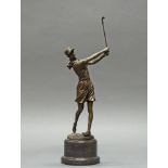 Bronze, dunkelbraun patiniert, "Golfspielerin", auf der Plinthe bezeichnet Milo, Gießerstempel Bro