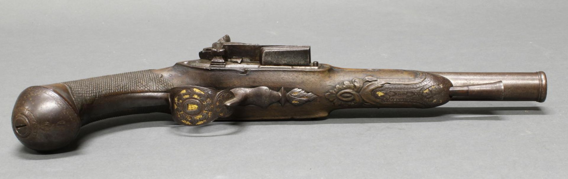 Paar Perkussions-Pistolen, Spanien, signiert und datiert D ERRAD(s) EN EIBAR, ANO D 1818, wohl Besi - Image 4 of 6