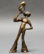 Bronze, "Hornspielerin", 24 cm hoch. Provenienz: direkt von der Künstlerin erworben. Eva de