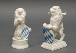2 Porzellanfiguren, "Bayerischer Wappenlöwe", Modellnummern 2106, 2182, weiß/blau, Modellentwürf