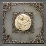 Elfenbeinrelief, "Madonna della Sedia", nach Raffael, ø ca. 5.5 cm, mit Silberrahmen und Schmuckst