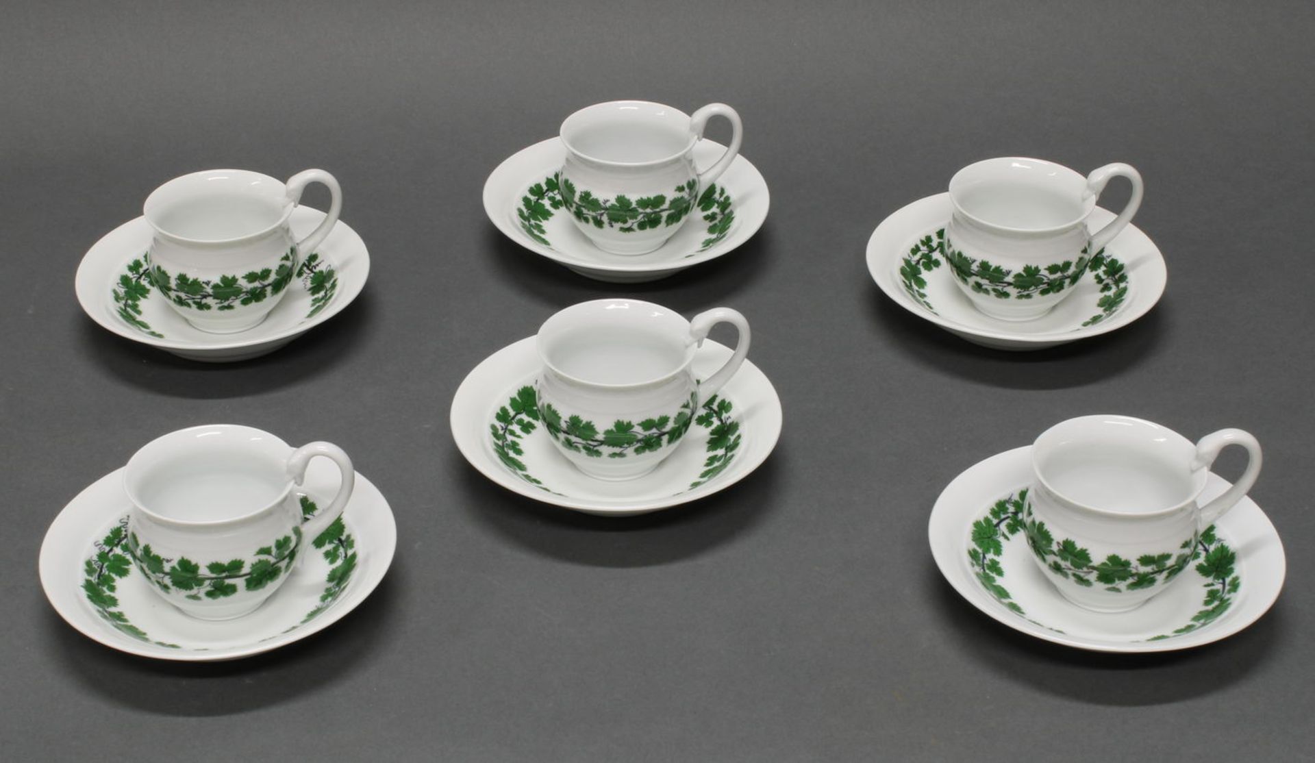 6 Schwanenhenkeltassen mit Untertassen, Meissen, Schwertermarke, 1850-1924, 1. Wahl, Weinlaub, 7.5