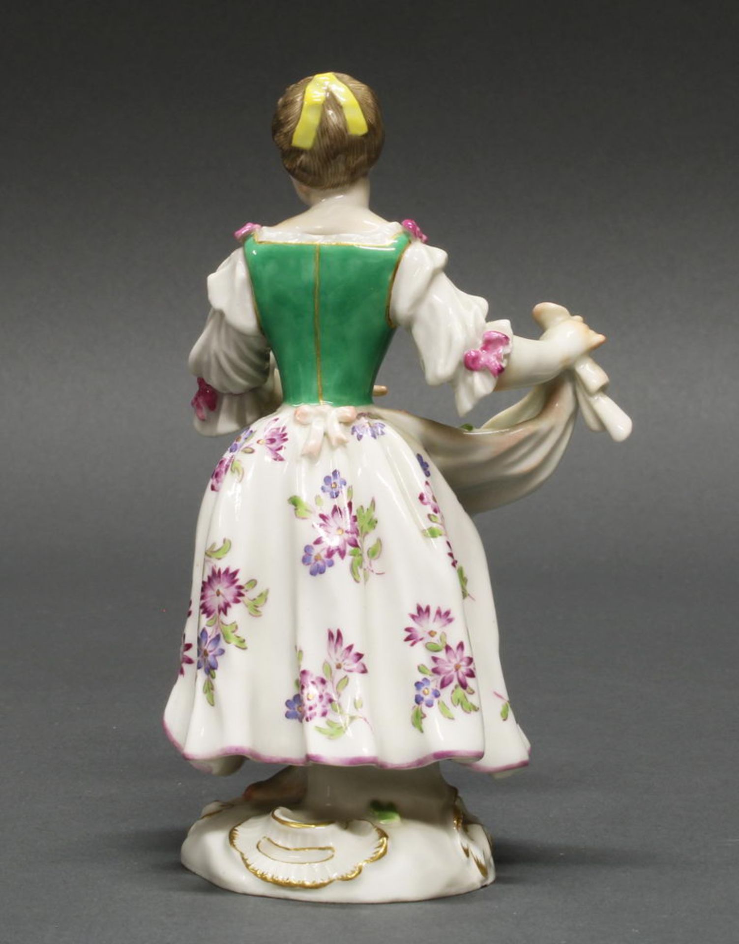 Porzellanfigur, "Mädchen mit Blütenkorb", Meissen, Schwertermarke, 1. Wahl, Modellnummer 2, polyc - Image 2 of 2