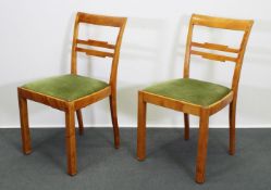 Paar Stühle, deutsch, 1930er Jahre, Birke, Polstereinlage mit grünem Veloursbezug