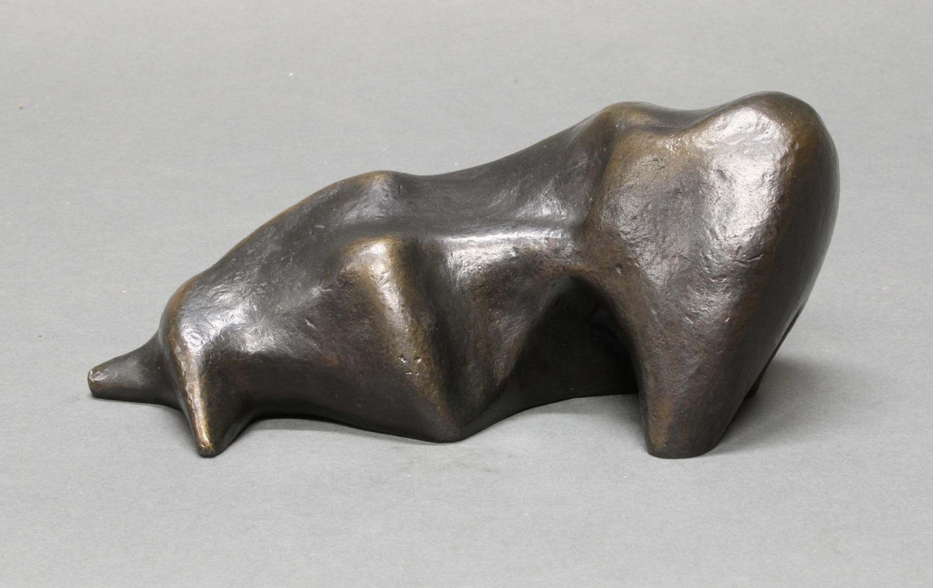 Bronze, "Stier", nummeriert 4/100 und monogrammiert MB unten, 9 cm hoch. Mechthild Born, geb. 1941 - Image 2 of 4